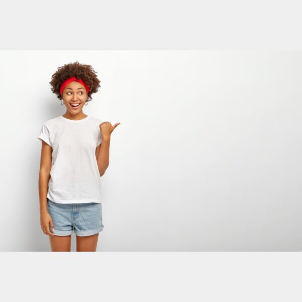 1397 Girl White Background Thumbnail