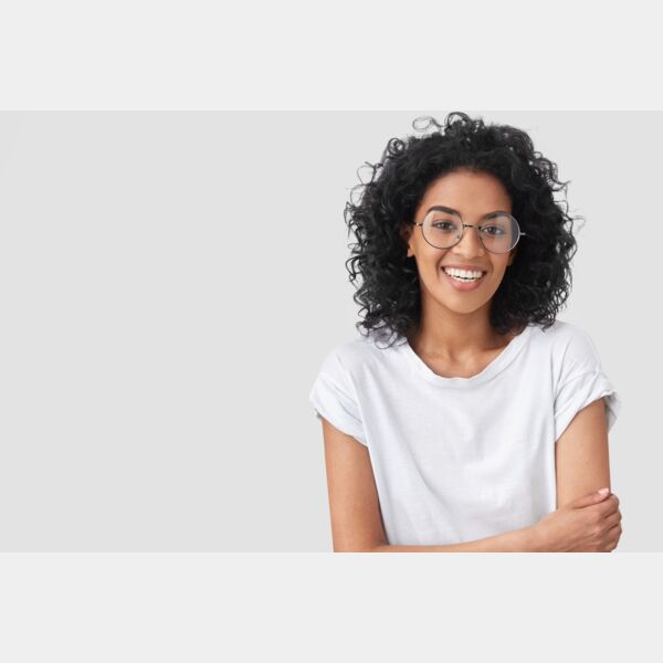 1396 Girl White Background Thumbnail